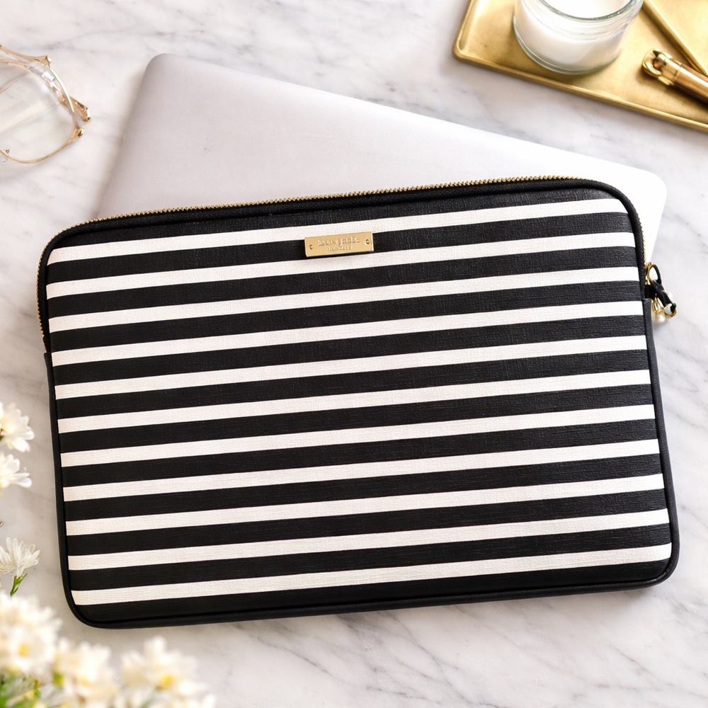EUC Kate Spade Saffiano Leather Laptop Case  – Fits 13” Laptop